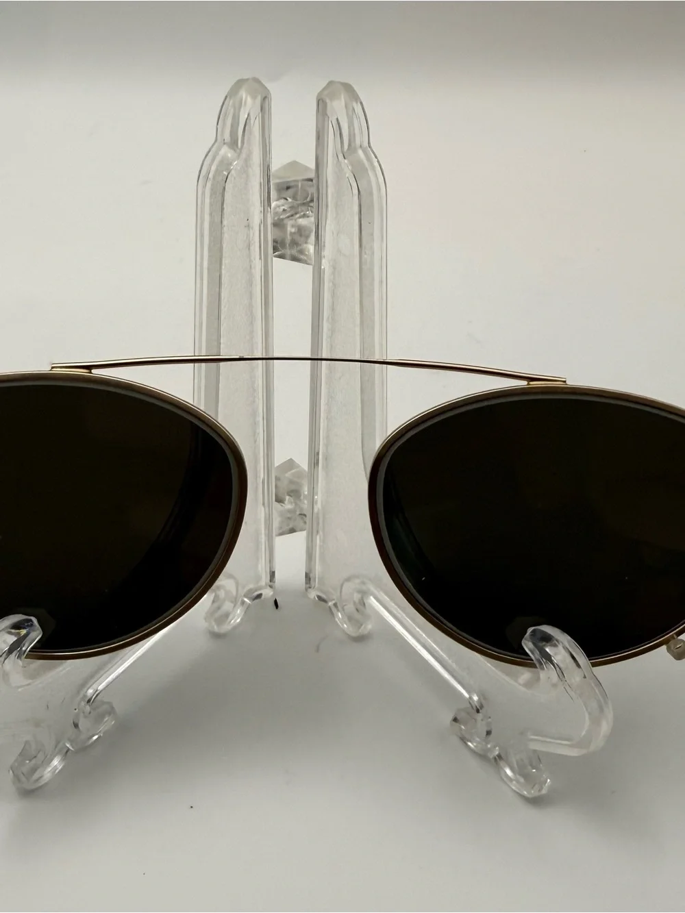 Source Unknown Gold Frame Aviator Sunglasses with Dark Green Lenses
